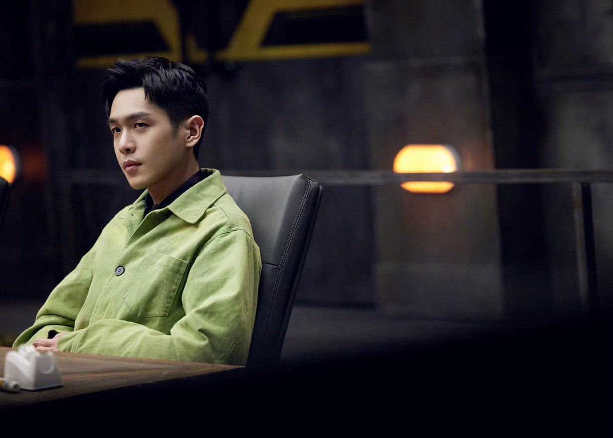 张若昀大侦探物业维修工造型穿出时尚范儿