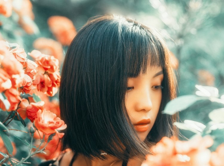 运动长腿丝袜少女 大秀魅惑小蛮腰