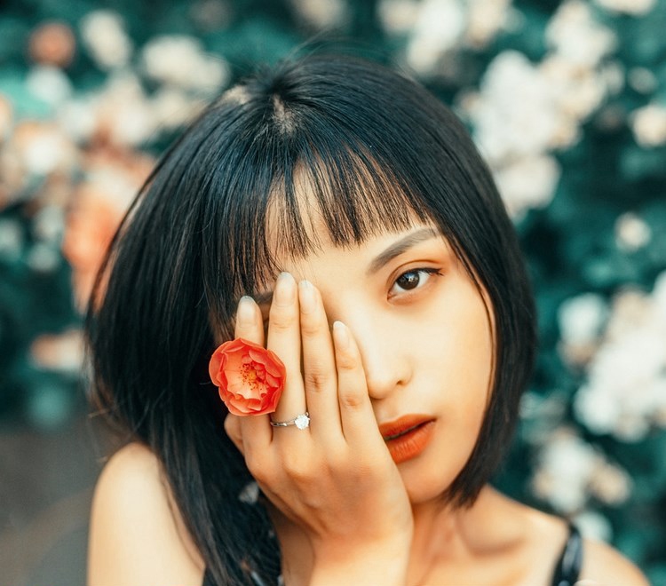 运动长腿丝袜少女 大秀魅惑小蛮腰