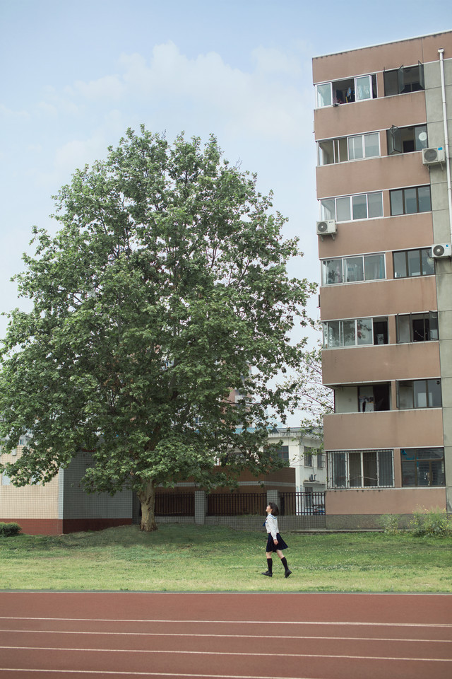 迷你裙黑丝玉腿美女重磅福利