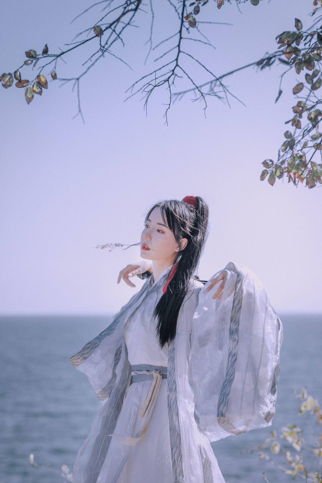 气质纤尘不染的古装侠女看起来又A又飒养眼古风摄影图片