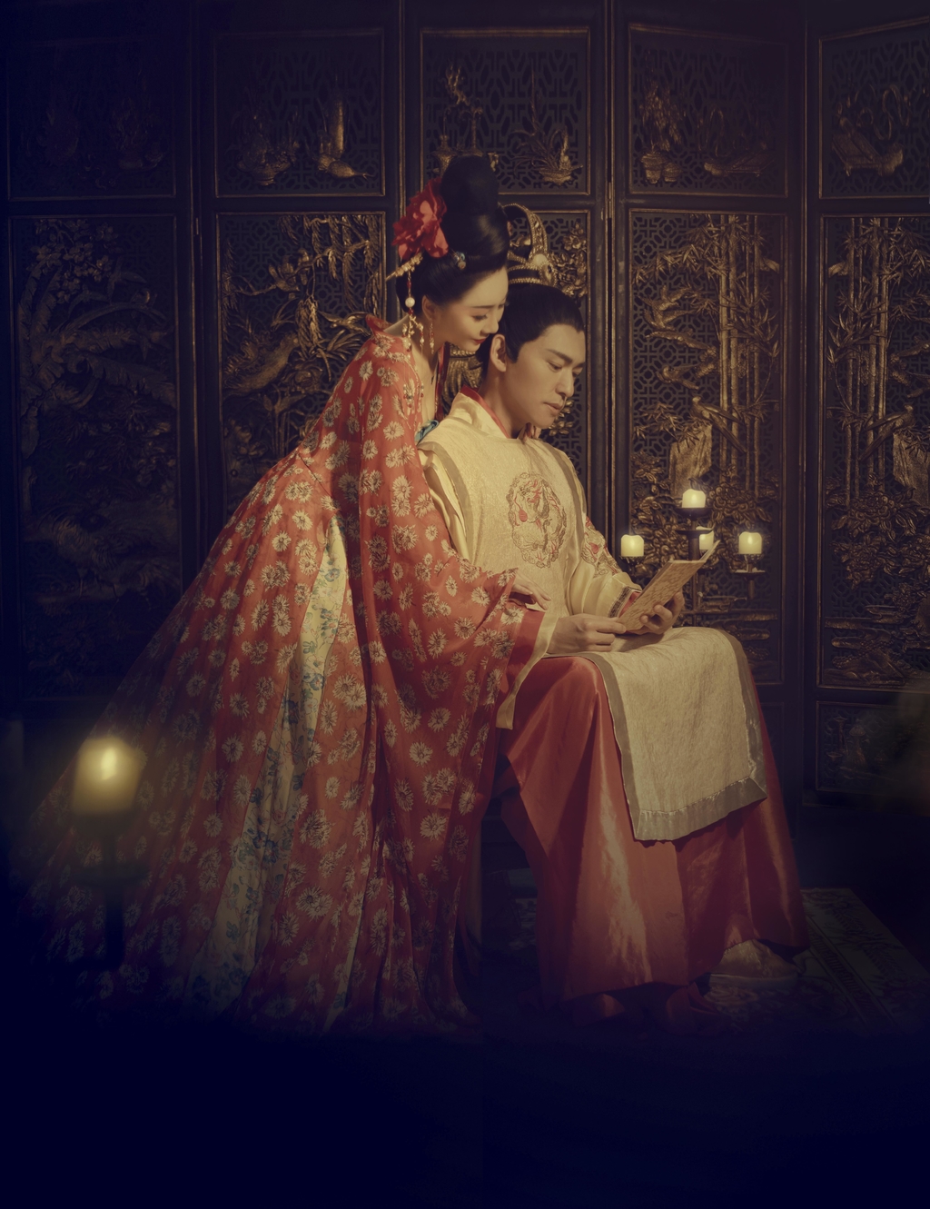 古装电视剧美女高盘发髻红衣罗裙妖娆身姿唯美写真