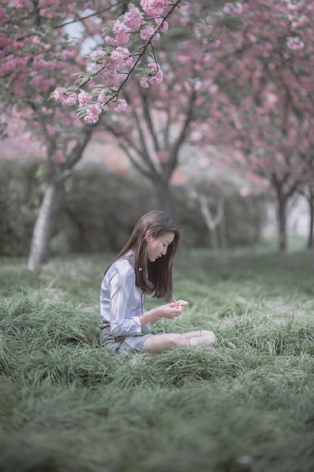 日系美女户外空灵唯美小清新短裙性感写真图片