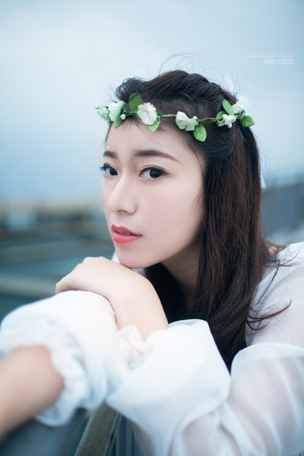 大胸美女护士装诱惑