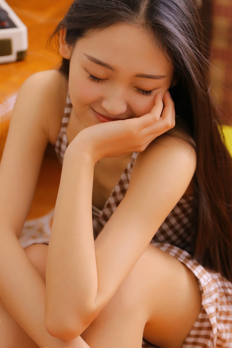 长发少女私房美腿玉足清纯图片