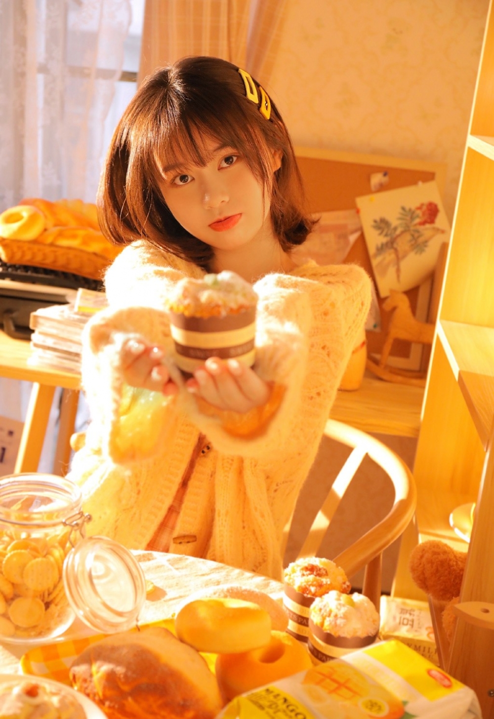 漂亮可爱的娃娃脸美女阳光下清丽动人唯美写真摄影