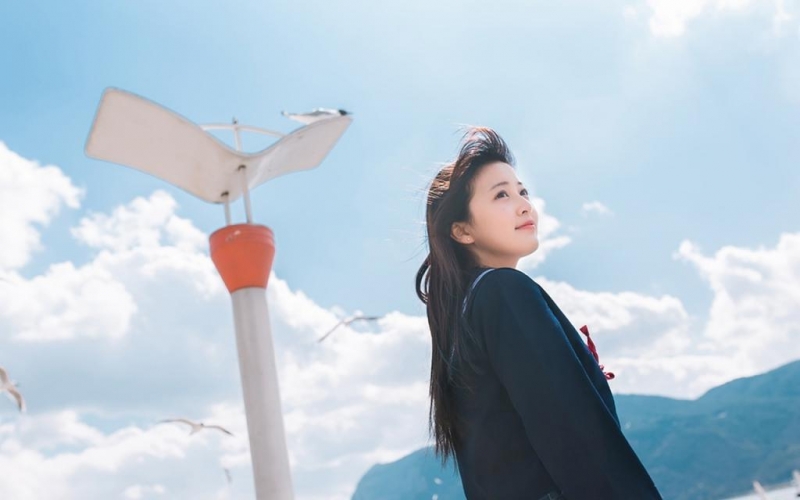 水手服美女治愈系笑容个人写真