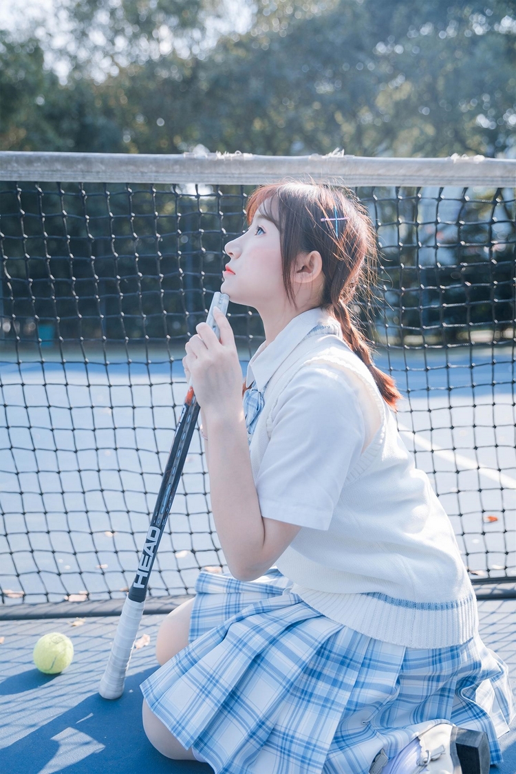 校园清纯美少女萌妹白丝美腿阳光养眼写真图片