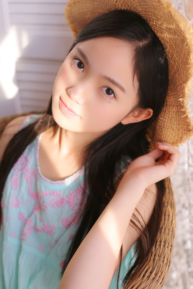 波霸美人魔鬼身材波涛汹涌的曲线令人欲罢不能的美女私房照