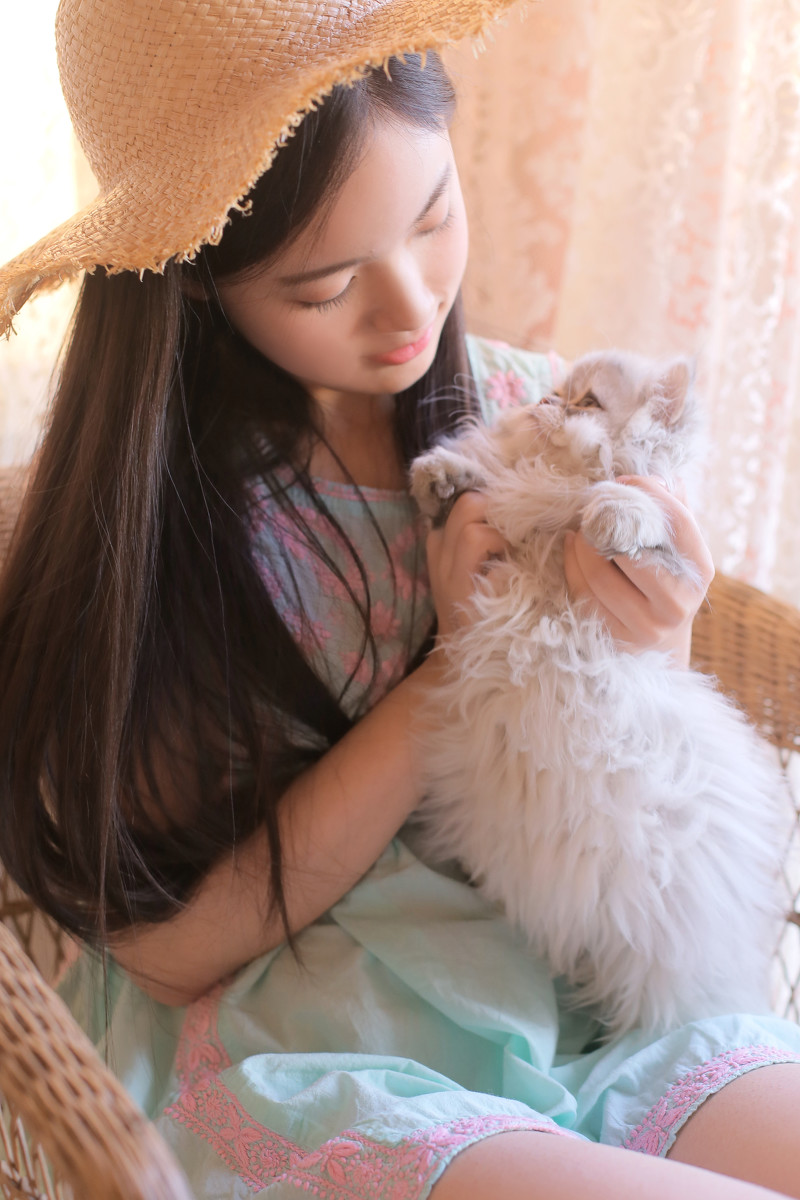 波霸美人魔鬼身材波涛汹涌的曲线令人欲罢不能的美女私房照