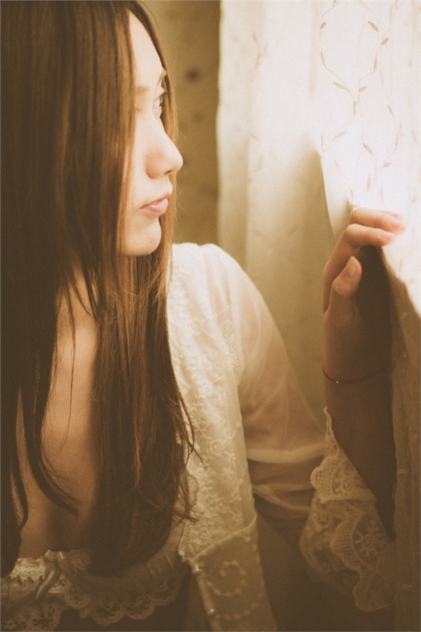 波霸美人魔鬼身材波涛汹涌的曲线令人欲罢不能的美女私房照