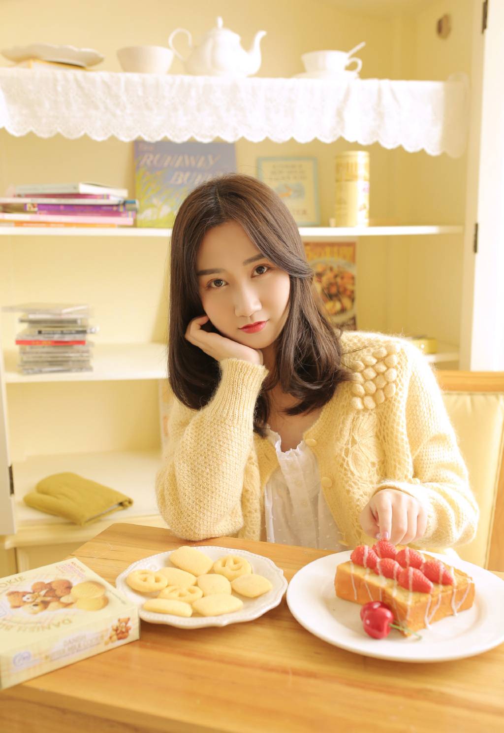 甜美女孩兔女郎女仆装丝袜美腿诱惑写真