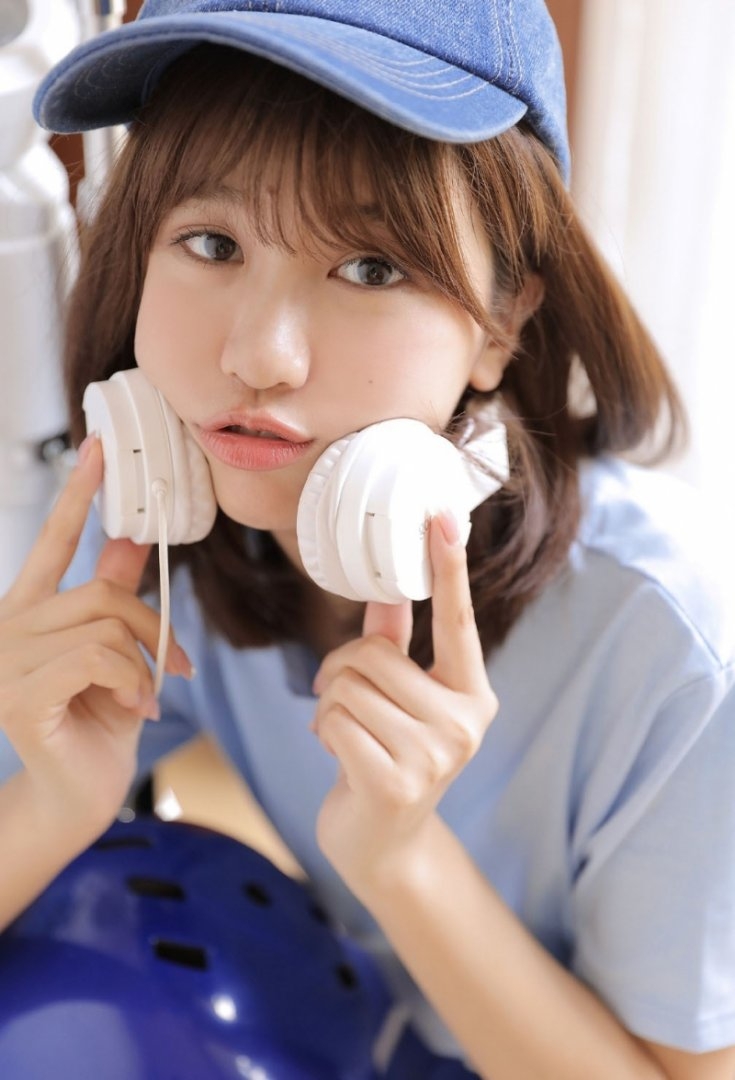 元气少女运动短裤修长美腿图片