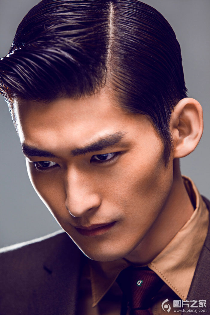 张翰搞怪证件写真 变表情帝玩转五官POSE