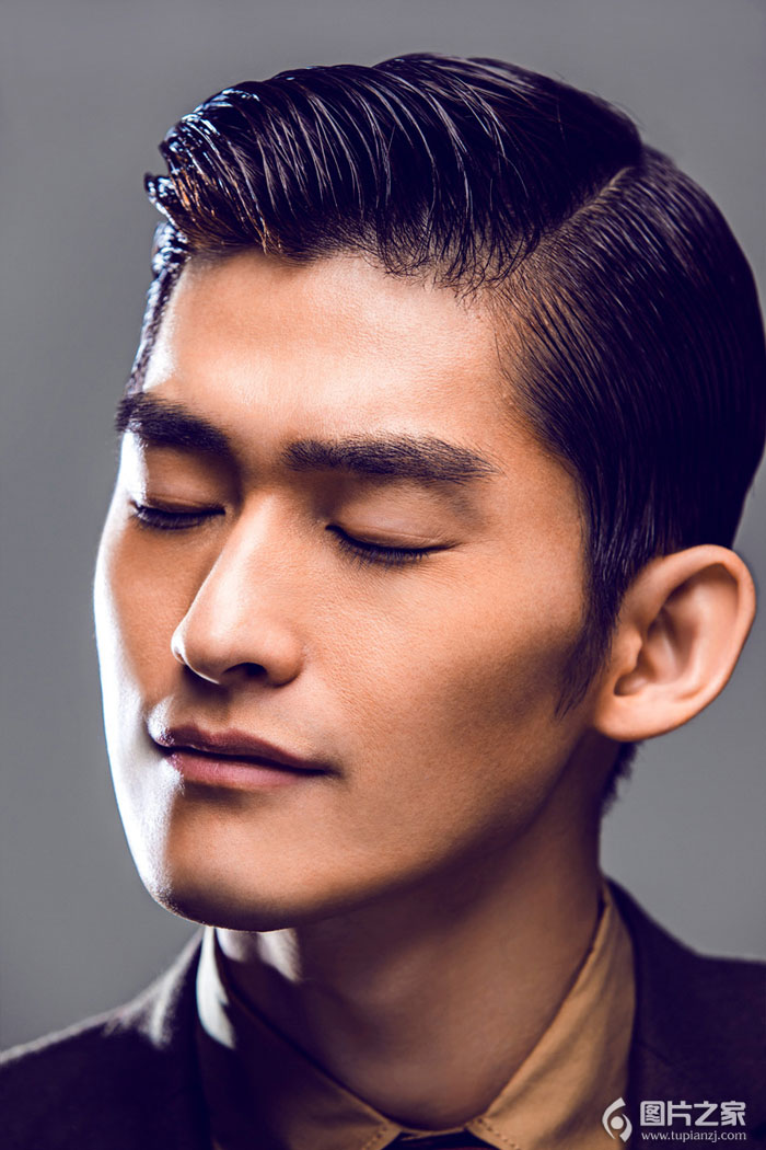 张翰搞怪证件写真 变表情帝玩转五官POSE