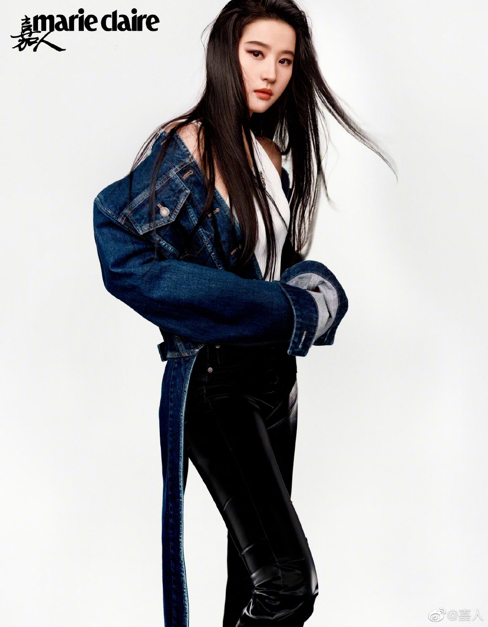 刘亦菲黑长直发尽显酷飒利落写真