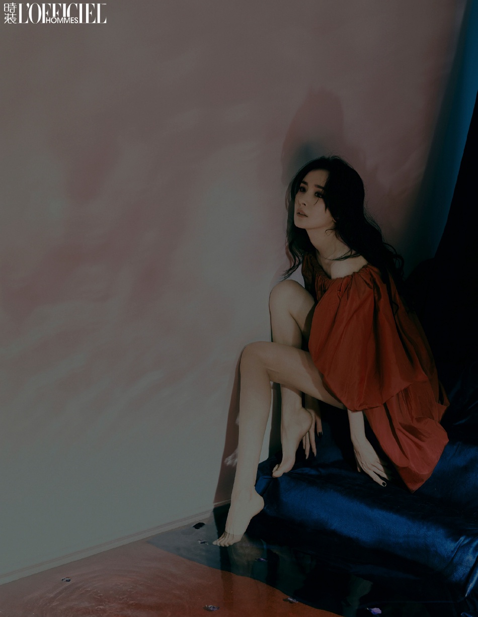 杨幂复古造型化身摩登女郎写真