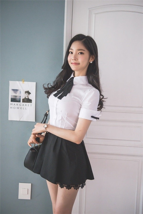 风情熟女丝袜肥臀惹火性感人体艺术写真