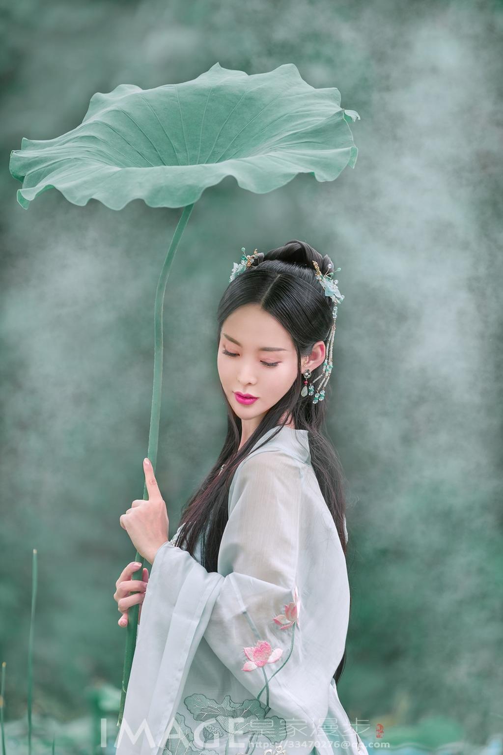 风情熟女丝袜肥臀惹火性感人体艺术写真