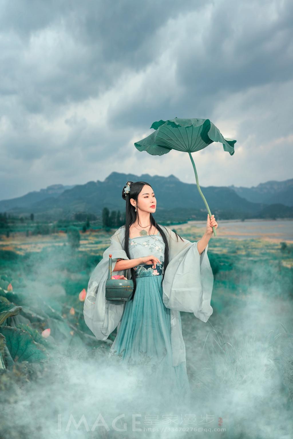 风情熟女丝袜肥臀惹火性感人体艺术写真