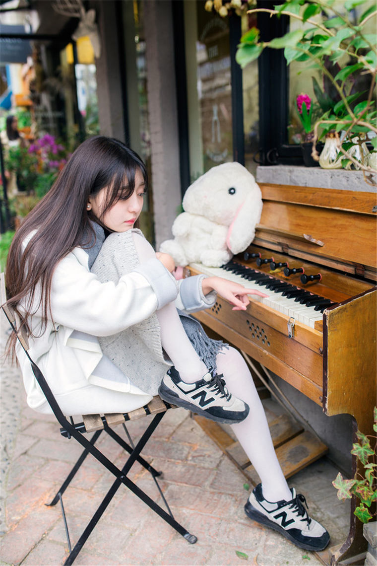 寂寞少妇沁馨美胸肥臀性感丁字裤大胆艺术照