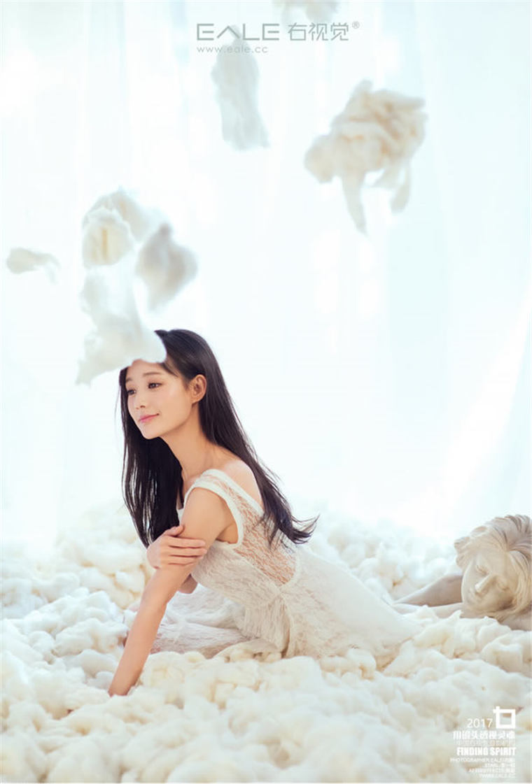 寂寞少妇沁馨美胸肥臀性感丁字裤大胆艺术照