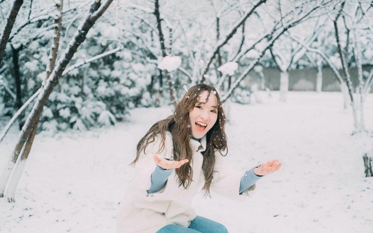 寂寞少妇沁馨美胸肥臀性感丁字裤大胆艺术照