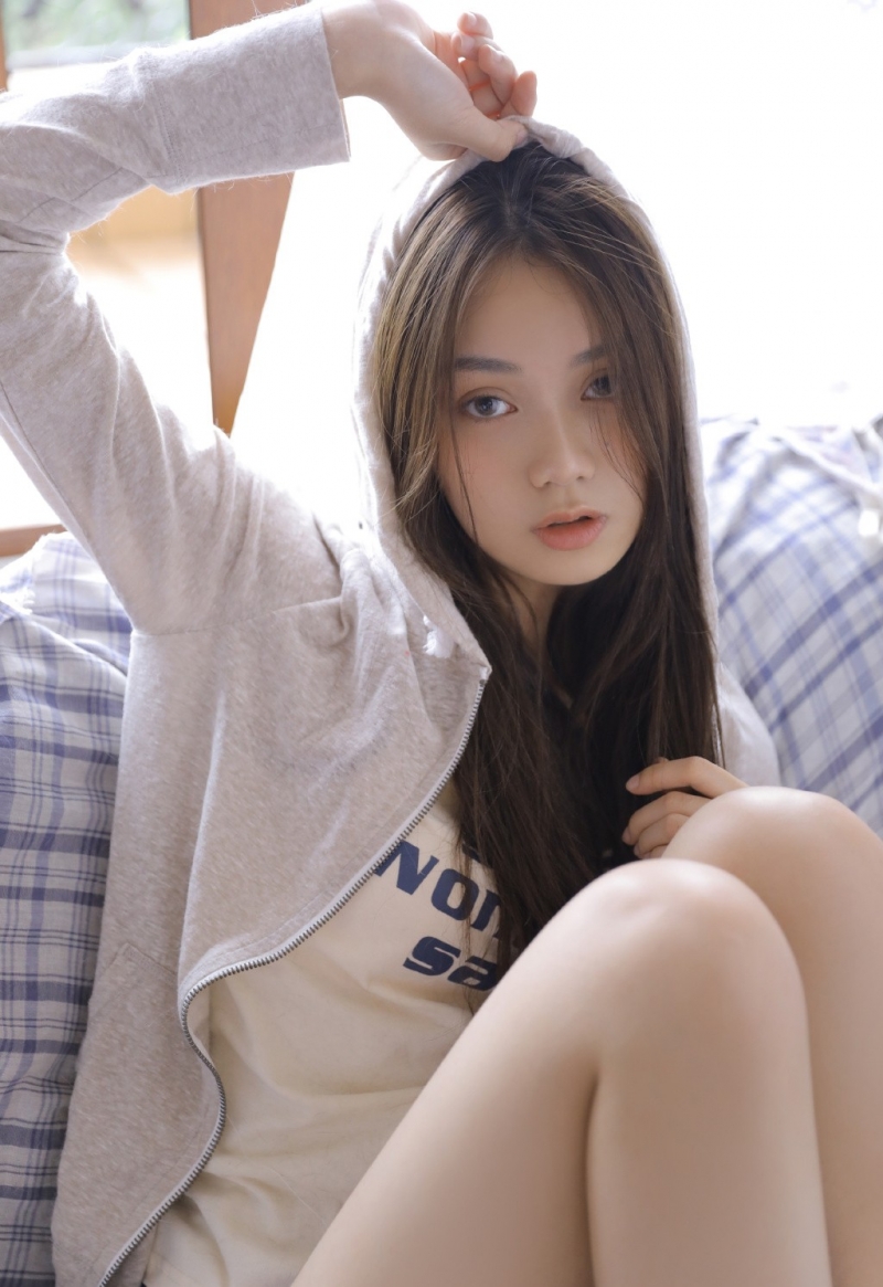 鹅蛋脸女生精致养眼私拍