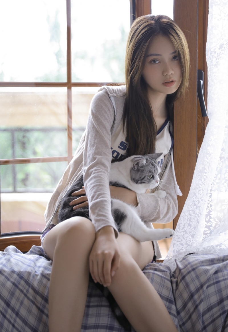 鹅蛋脸女生精致养眼私拍