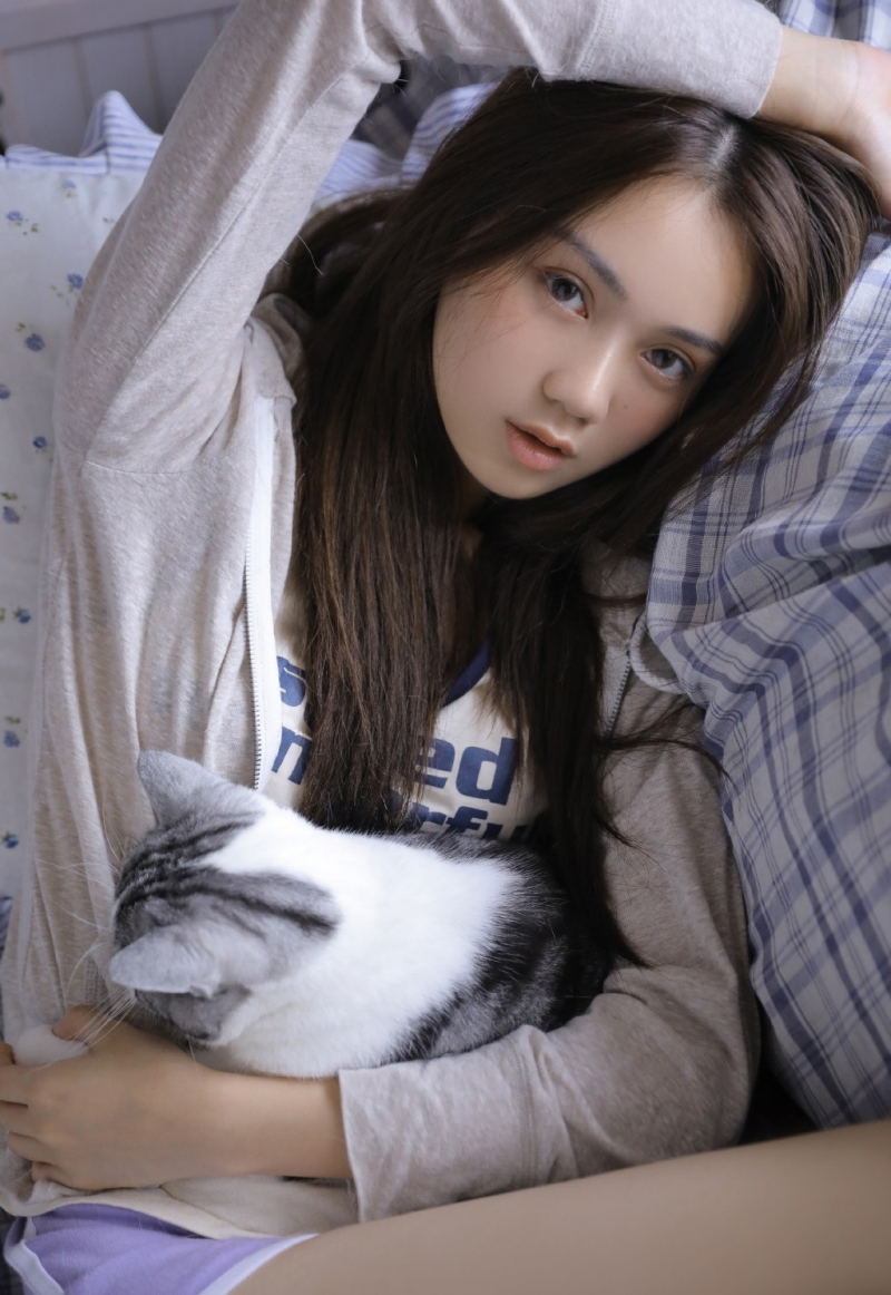 鹅蛋脸女生精致养眼私拍