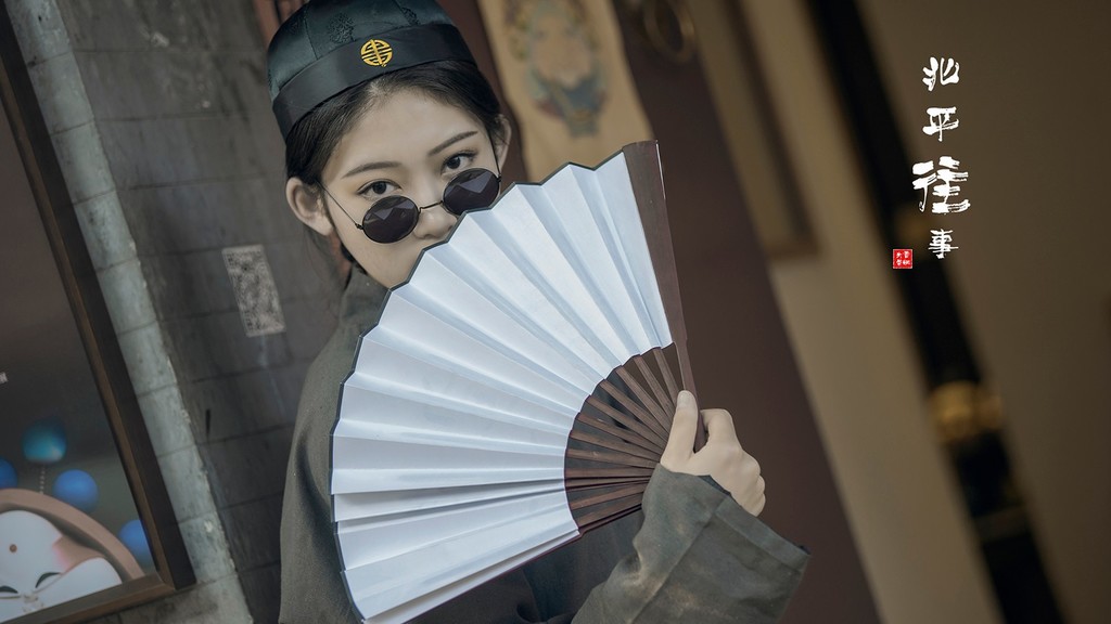 冷艳美女Cosplay民国浪荡公子古风摄影图片