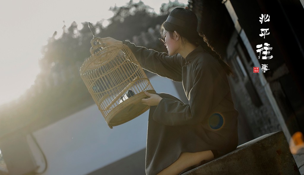 冷艳美女Cosplay民国浪荡公子古风摄影图片