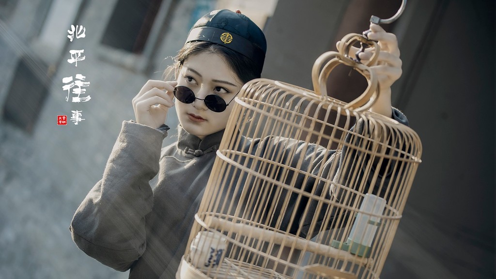 冷艳美女Cosplay民国浪荡公子古风摄影图片