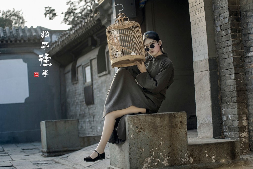 冷艳美女Cosplay民国浪荡公子古风摄影图片