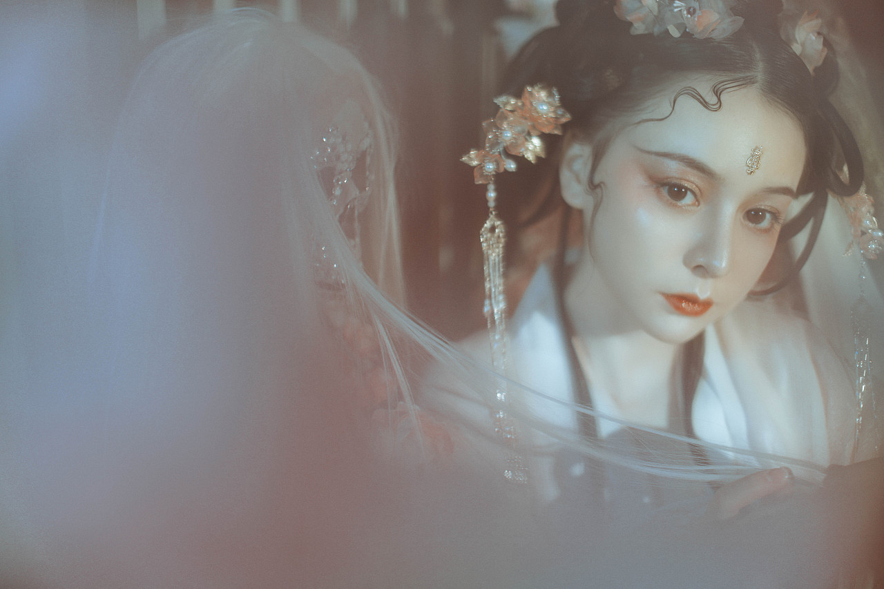 唐朝豪放女妆容精致粉面桃腮妩媚娇羞汉服美女写真