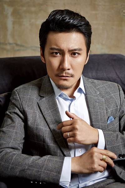 赵峥帅气写真 尽显型男魅力