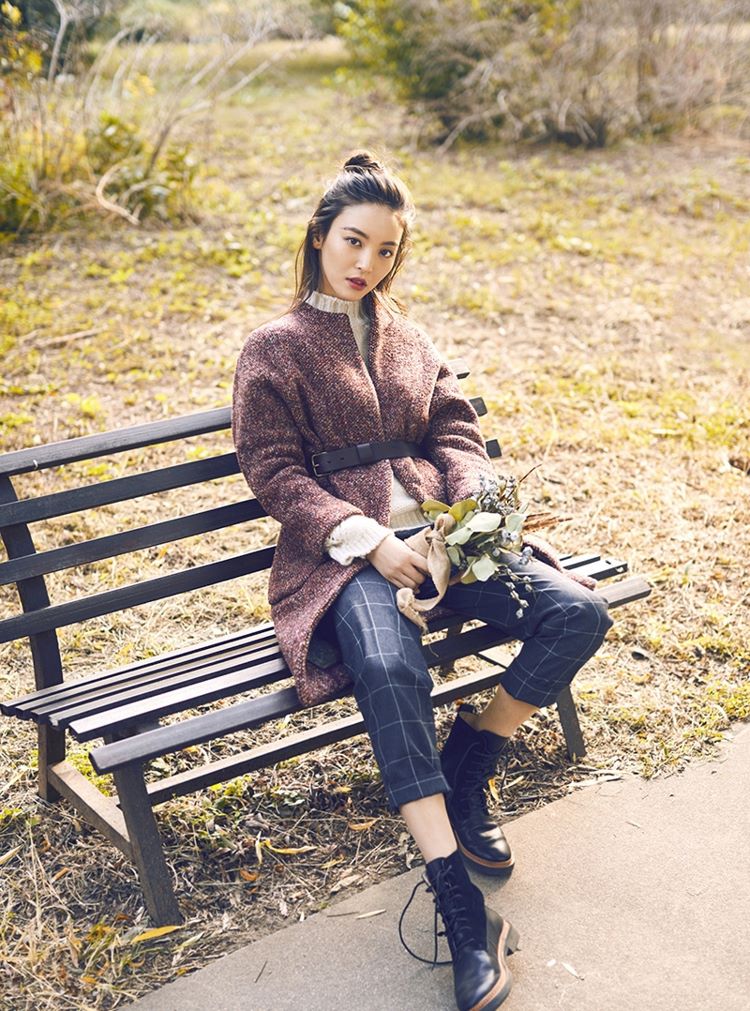 文艺自然美女尤靖茹唯美阳光秋季杂志明星写真图片