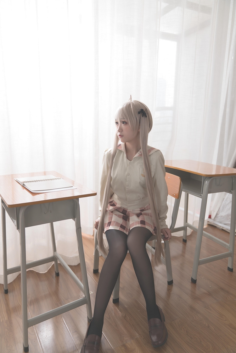 白发双马尾美女黑丝美腿性感COS写真图集
