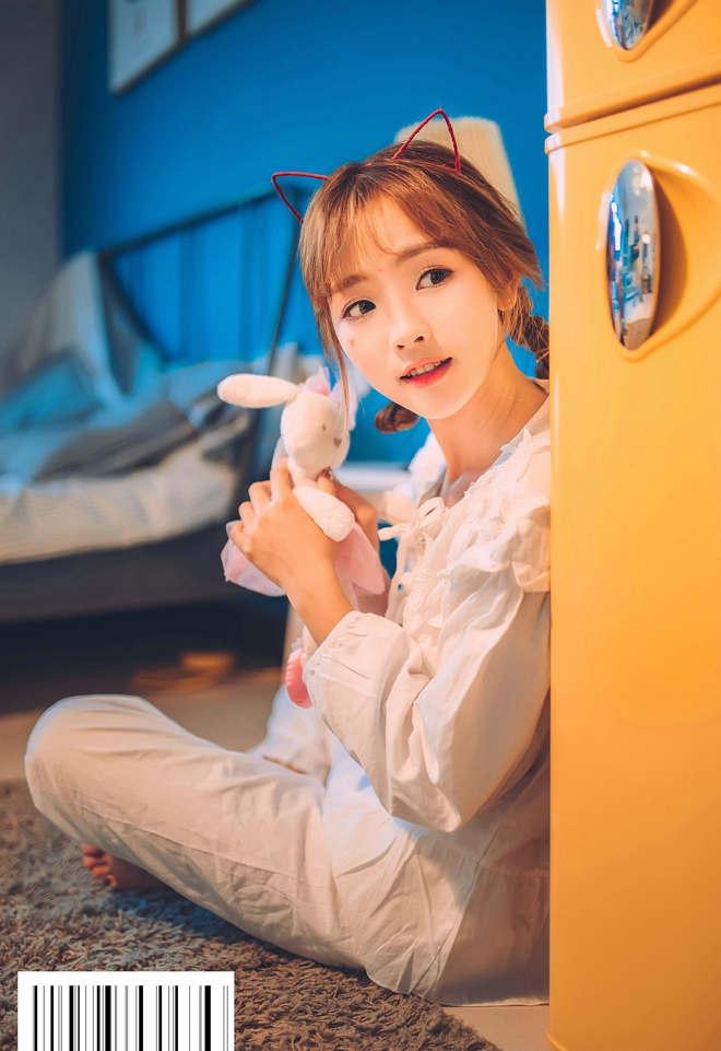 性感好身材美女车模