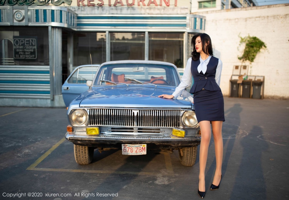 白富美阿朱拍照姿势惹火撩人勾魂摄魄的美女激情图片