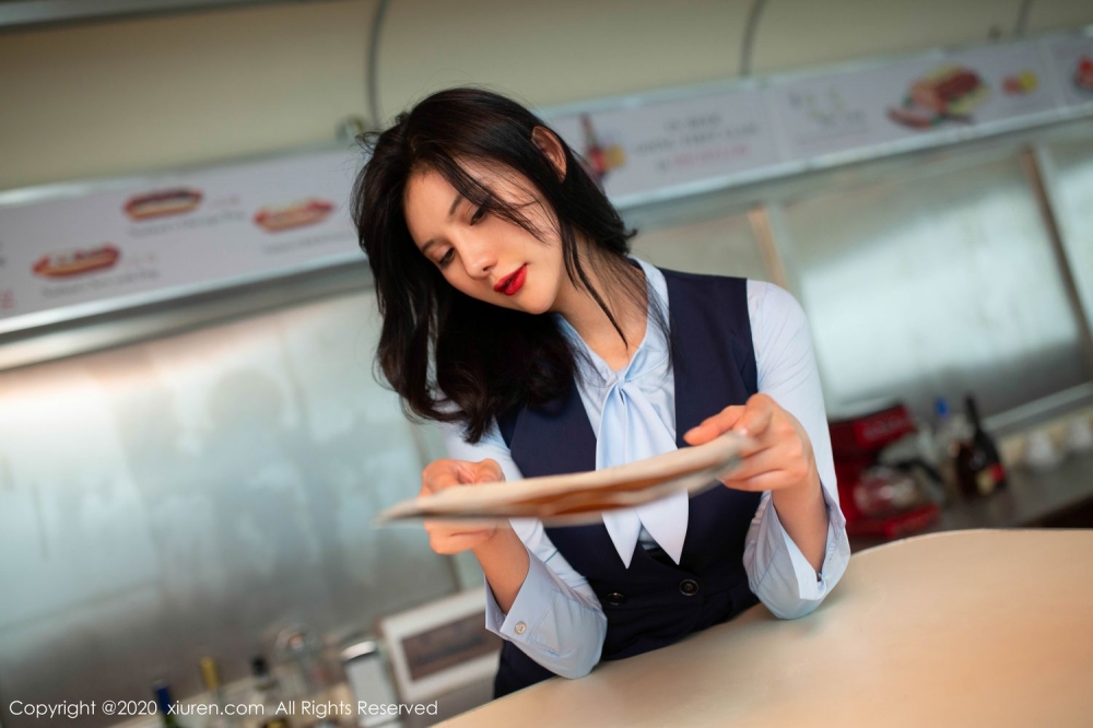 白富美阿朱拍照姿势惹火撩人勾魂摄魄的美女激情图片