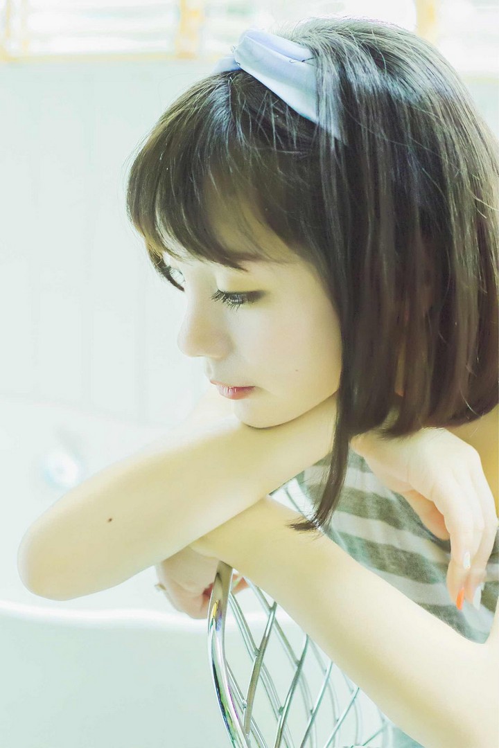 白富美阿朱拍照姿势惹火撩人勾魂摄魄的美女激情图片