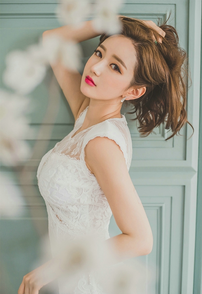 白富美阿朱拍照姿势惹火撩人勾魂摄魄的美女激情图片