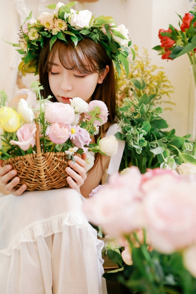 白富美阿朱拍照姿势惹火撩人勾魂摄魄的美女激情图片