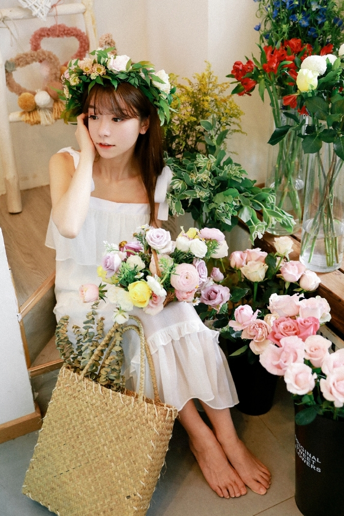 白富美阿朱拍照姿势惹火撩人勾魂摄魄的美女激情图片