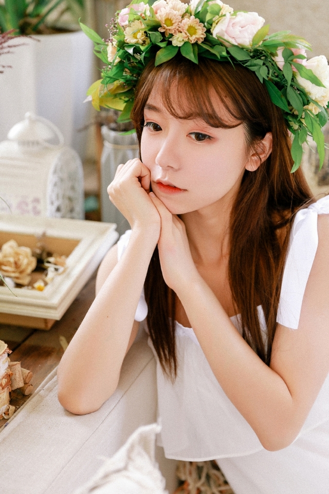 白富美阿朱拍照姿势惹火撩人勾魂摄魄的美女激情图片