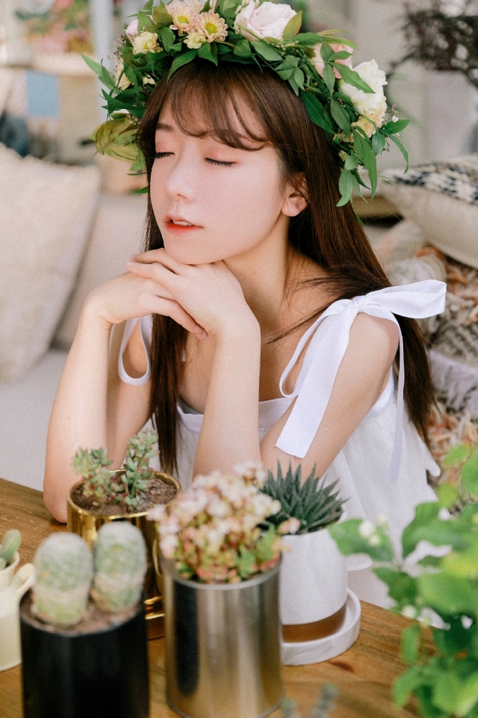 白富美阿朱拍照姿势惹火撩人勾魂摄魄的美女激情图片