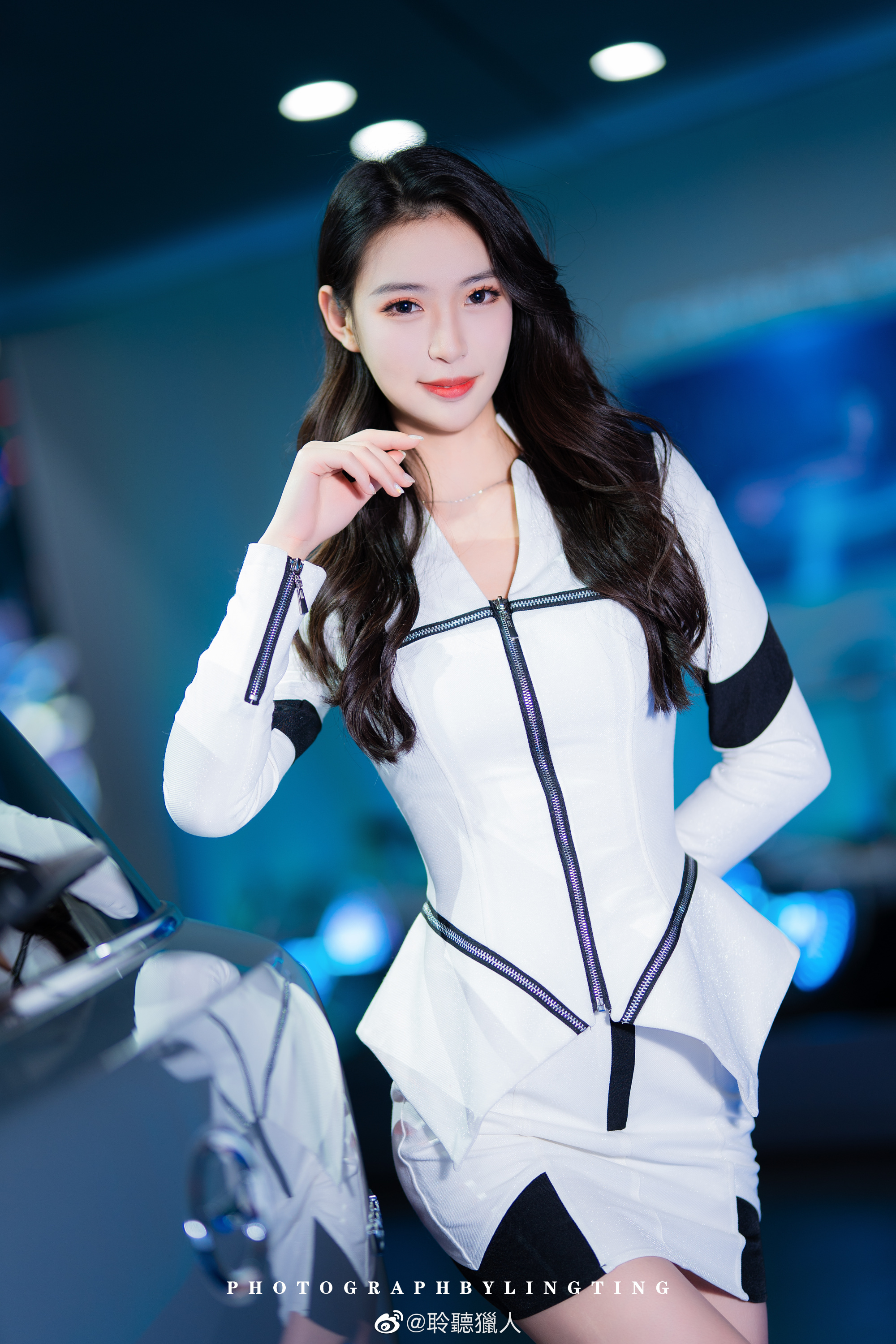 美腿美女车模超短裙高跟鞋套图