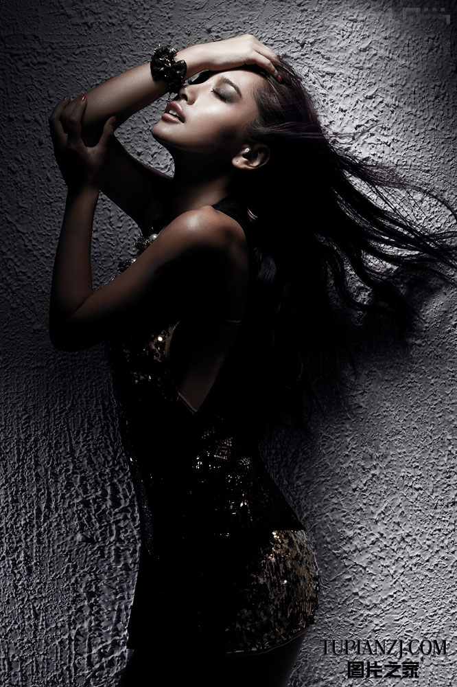 火辣的黑白经典性感美女