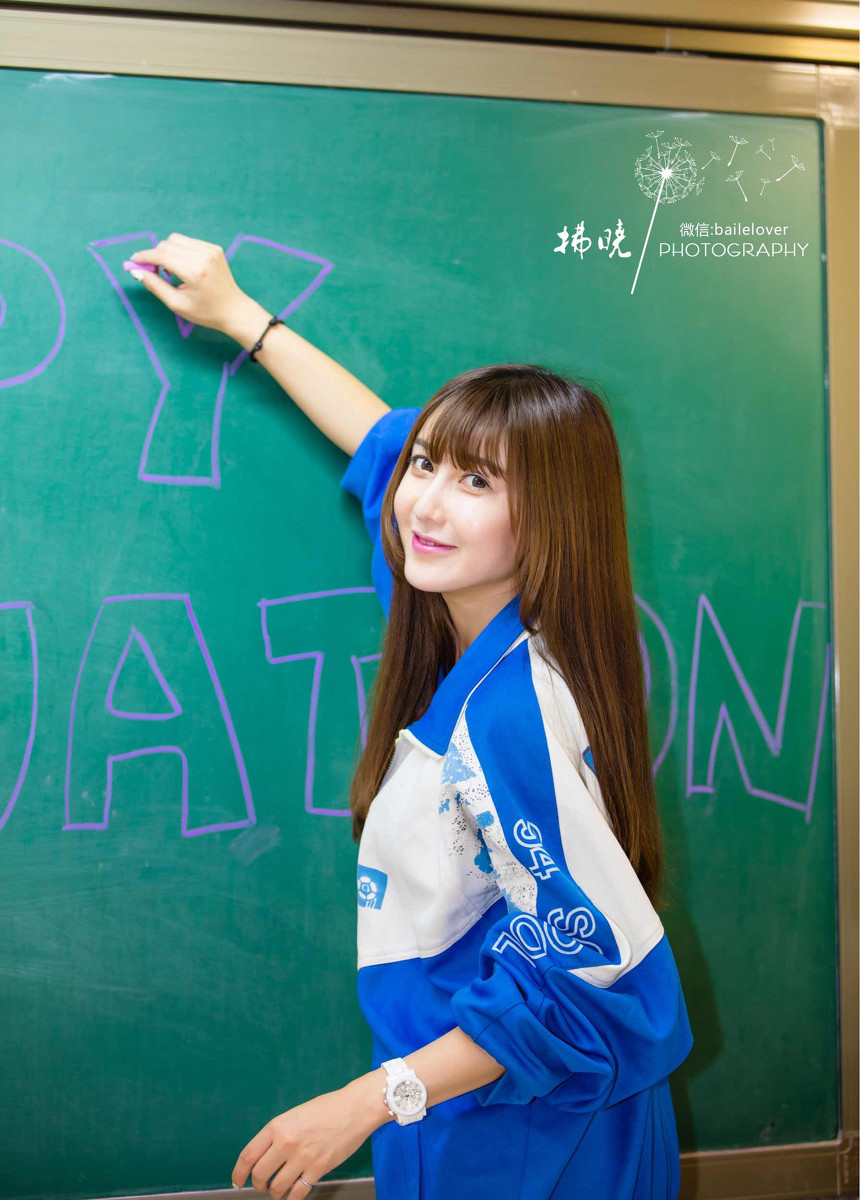 刘海美女校服校园写真